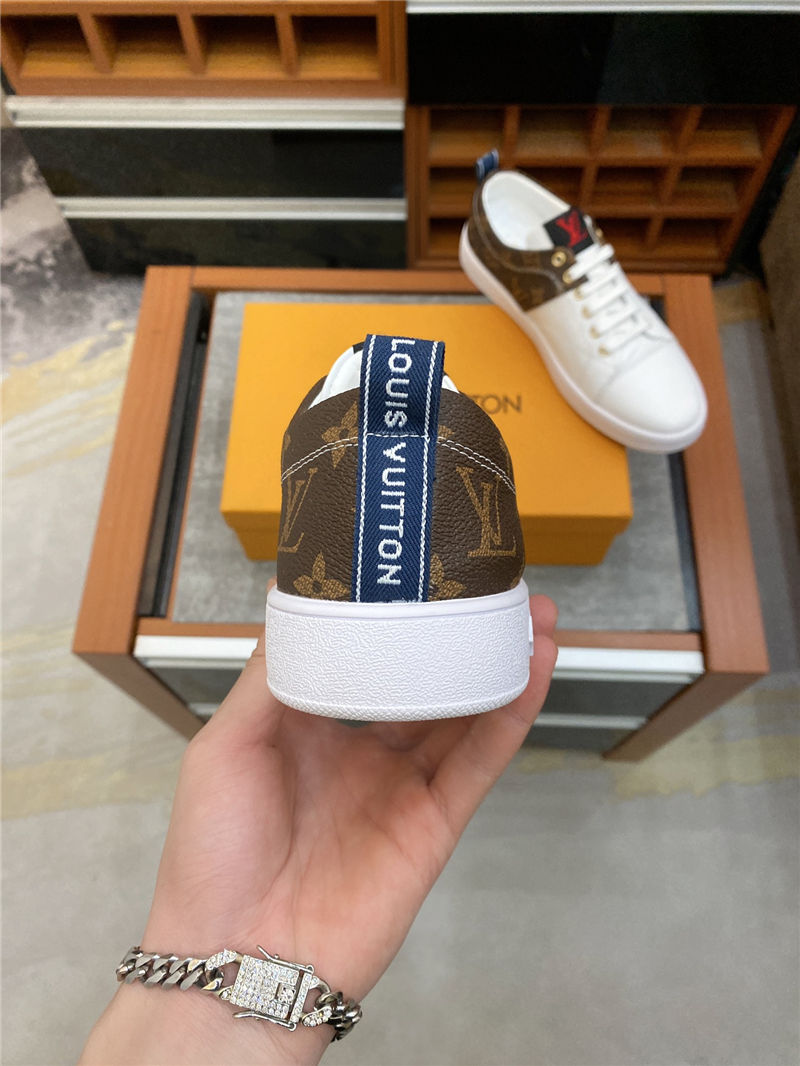 Louis Vuitton Men SNEAKER