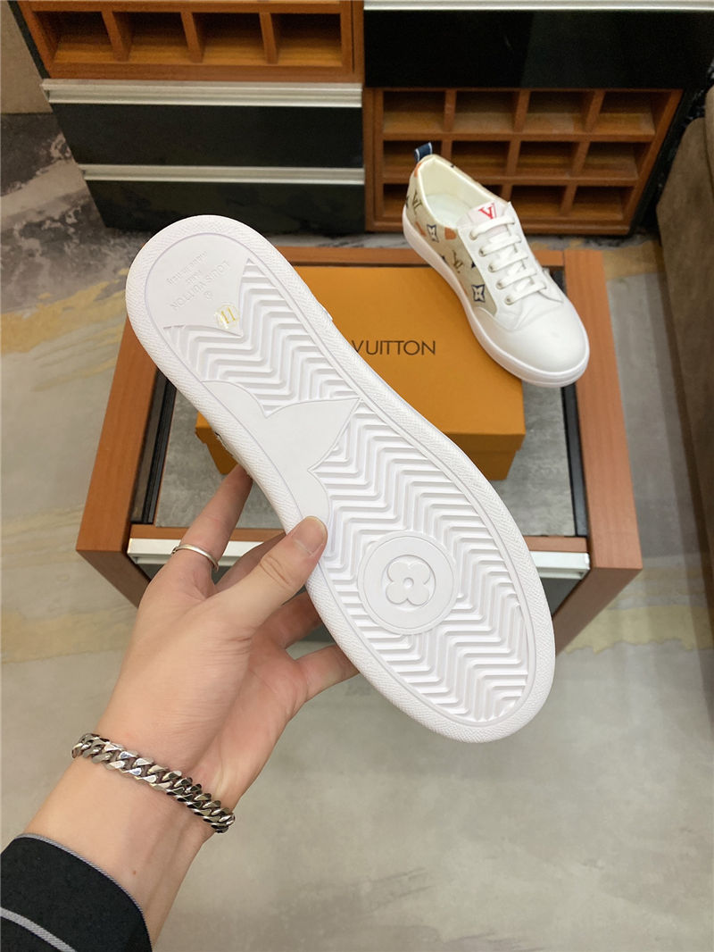 Louis Vuitton Men SNEAKER