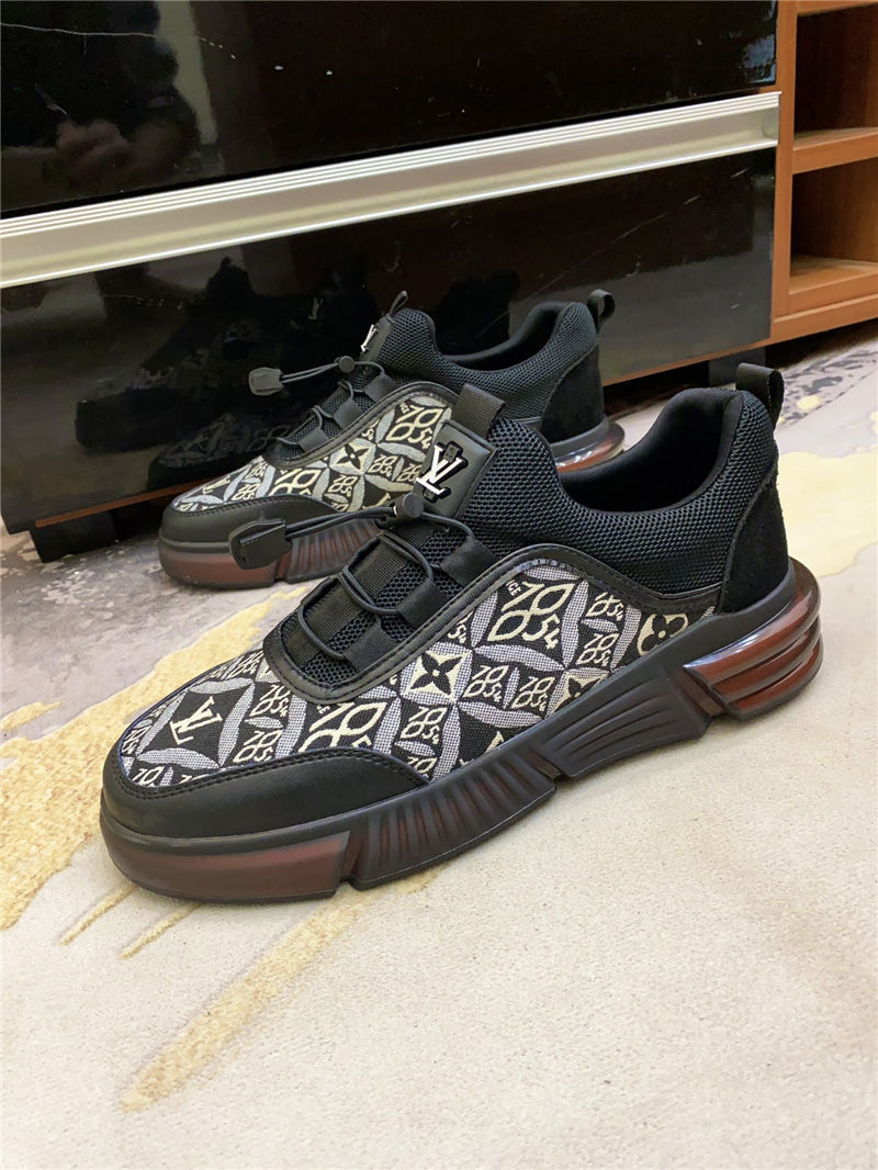 Louis Vuitton Men SNEAKER