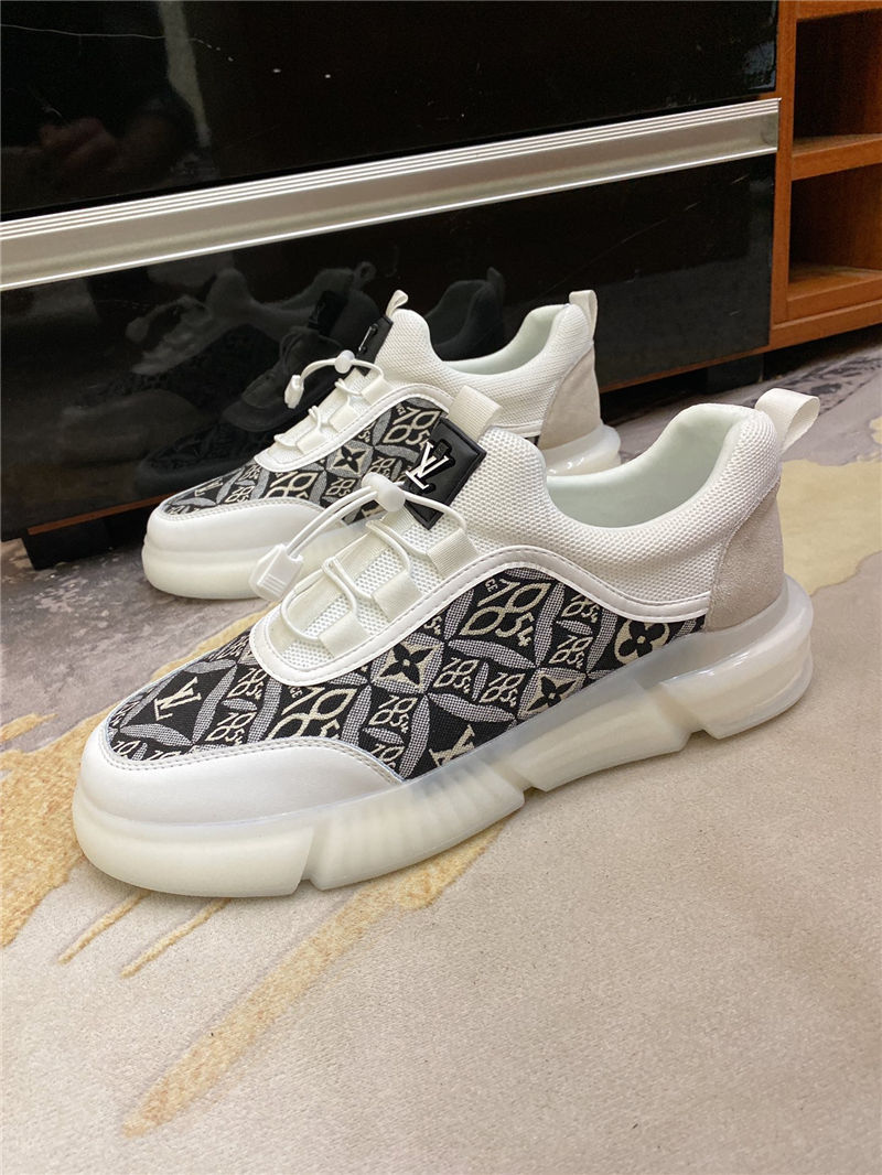 Louis Vuitton Men SNEAKER