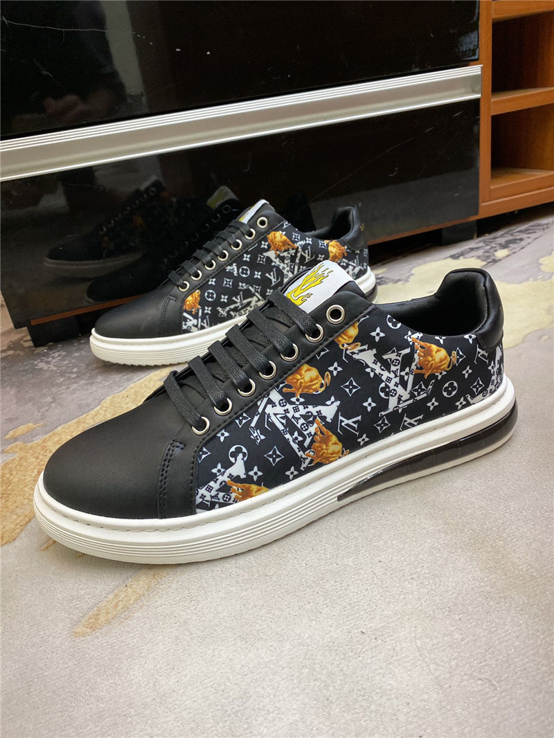 Louis Vuitton Men SNEAKER