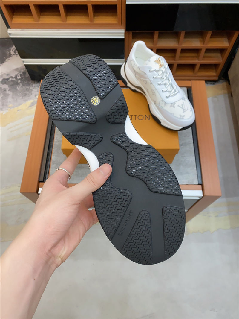 Louis Vuitton Men SNEAKER