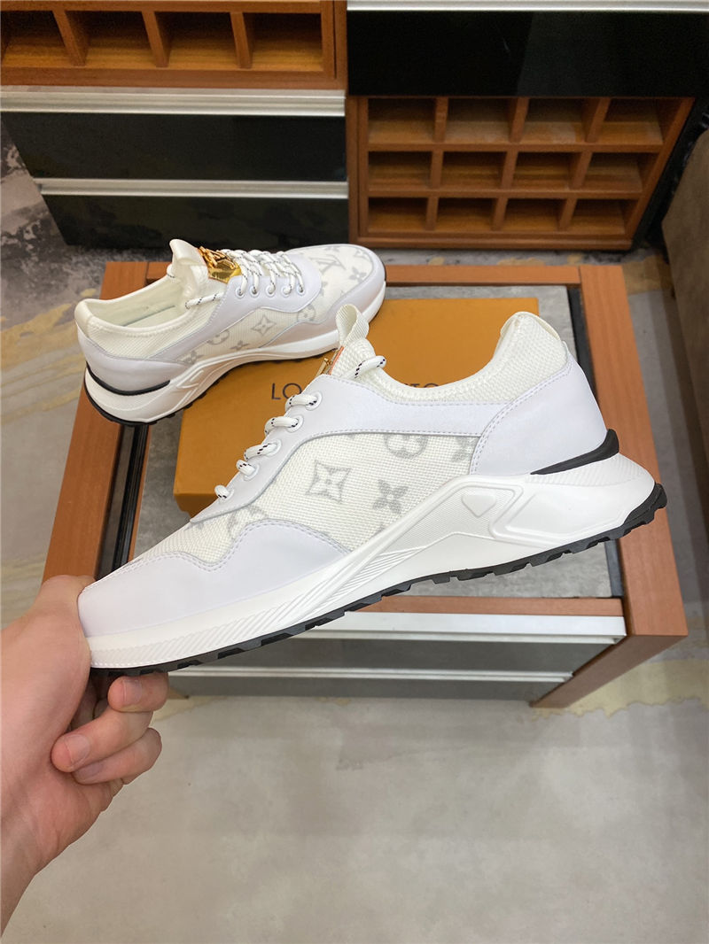 Louis Vuitton Men SNEAKER