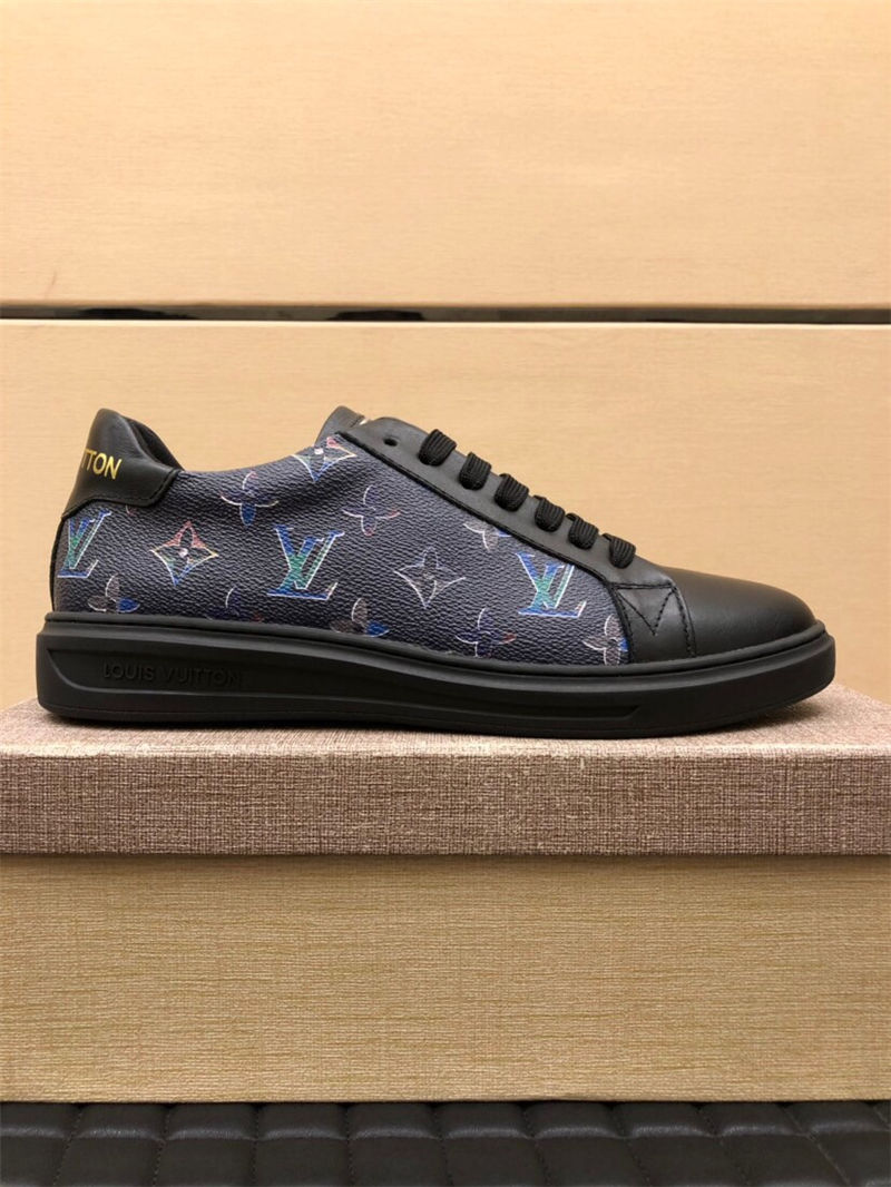 Louis Vuitton Men SNEAKER