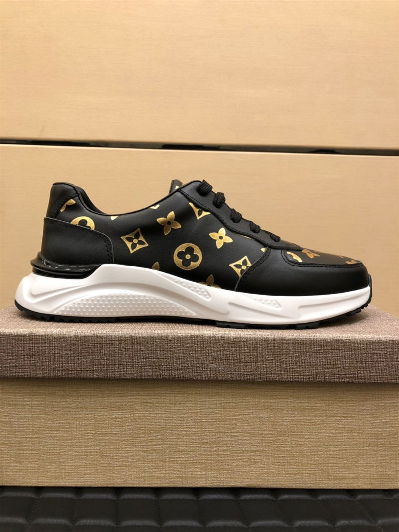 Louis Vuitton Men SNEAKER