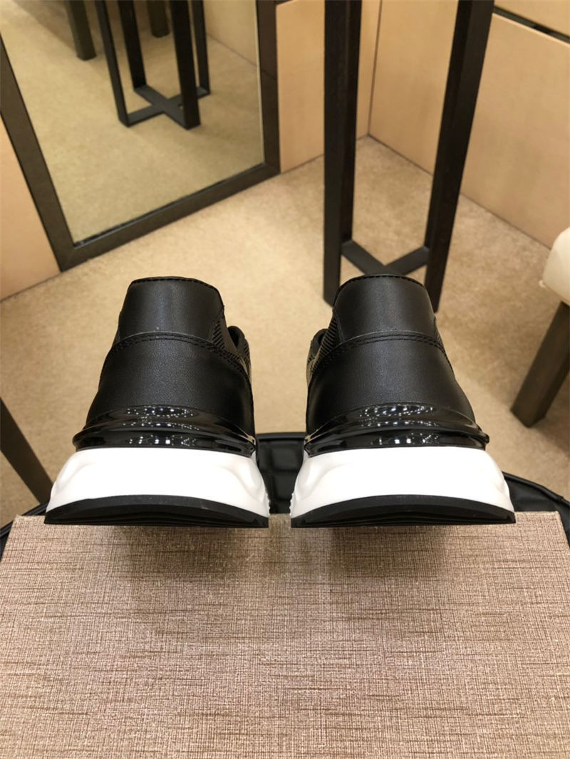 Louis Vuitton Men SNEAKER