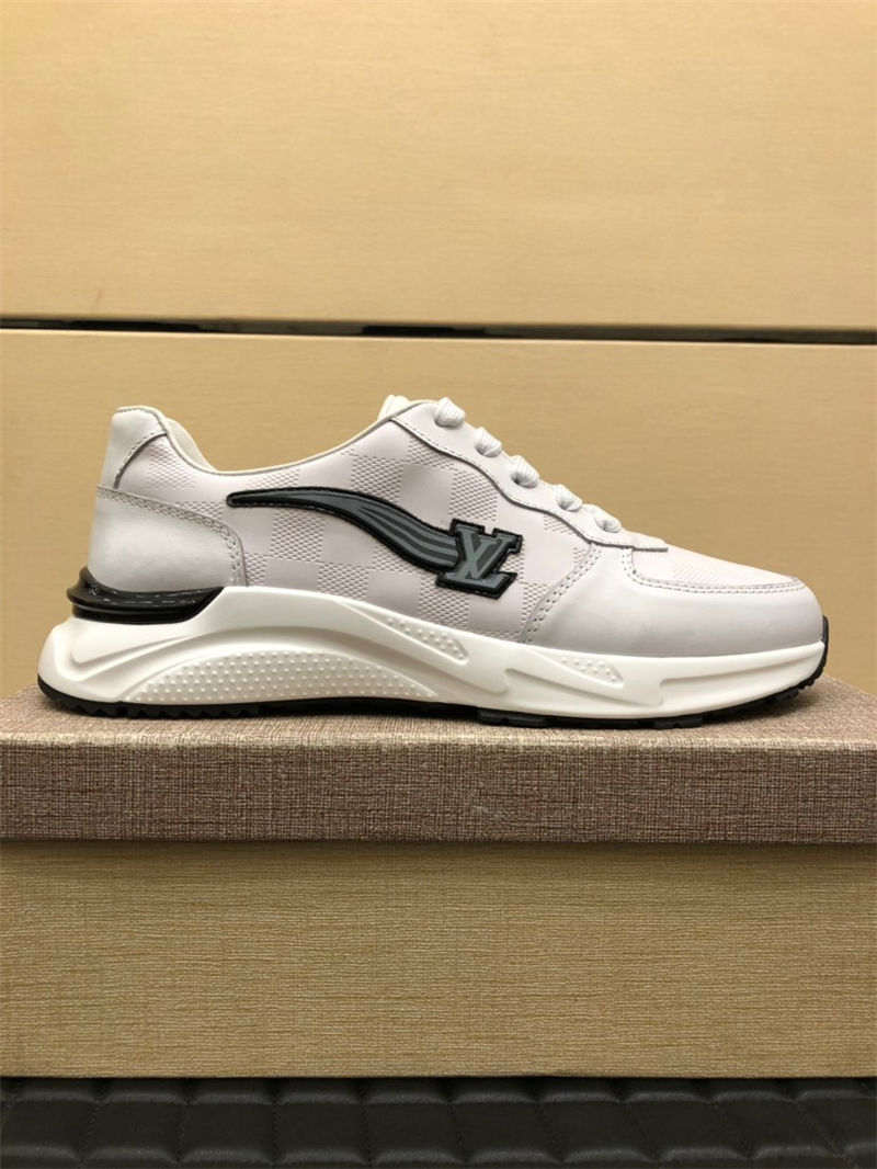 Louis Vuitton Men SNEAKER