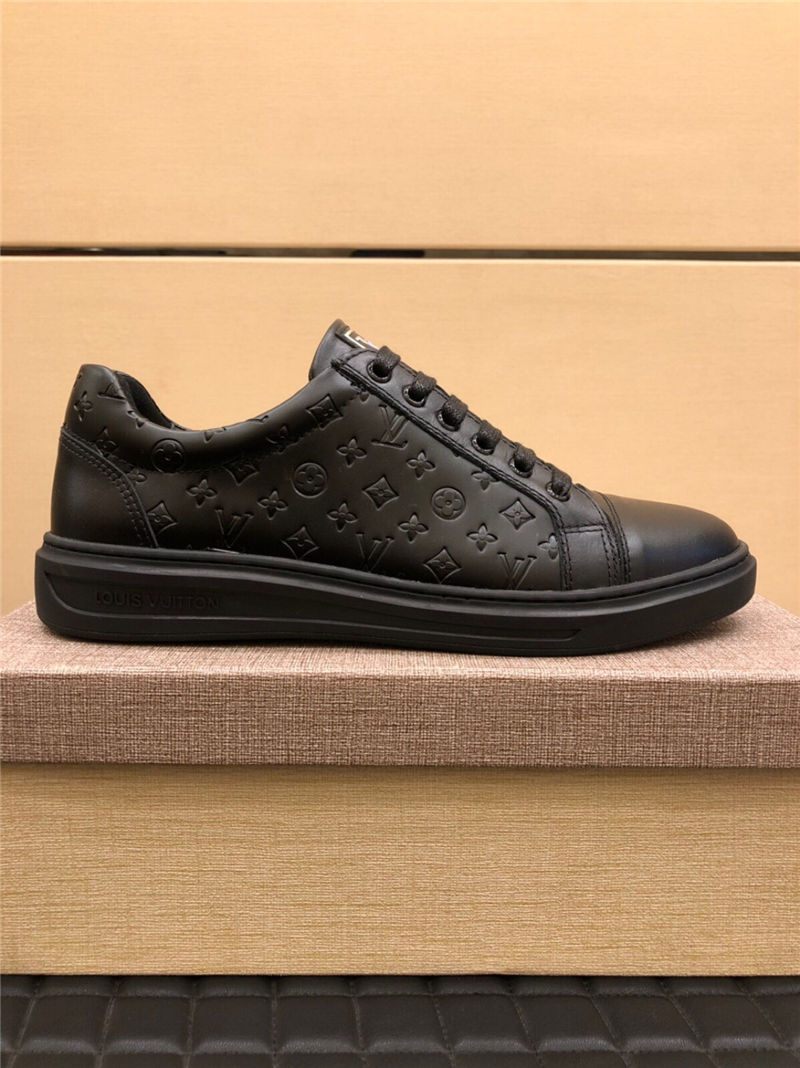 Louis Vuitton Men SNEAKER