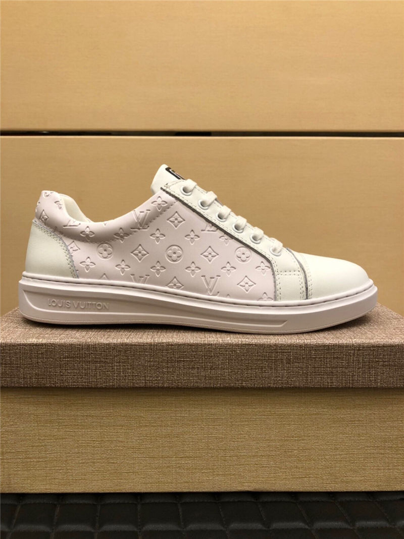 Louis Vuitton Men SNEAKER