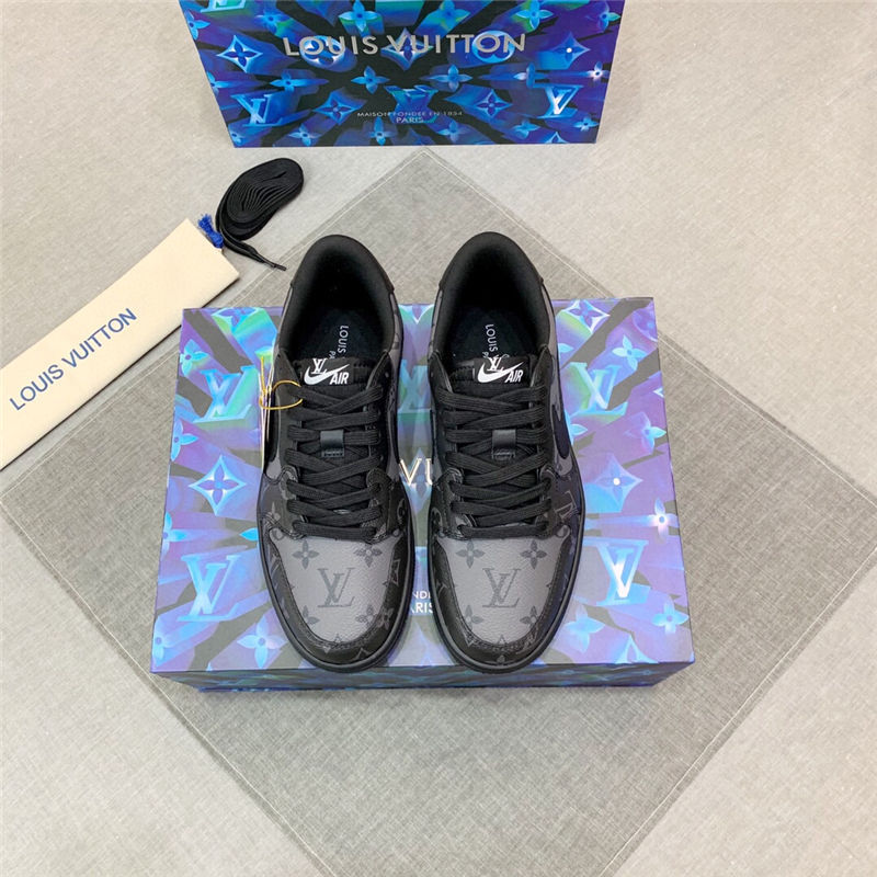 Louis Vuitton Men SNEAKER