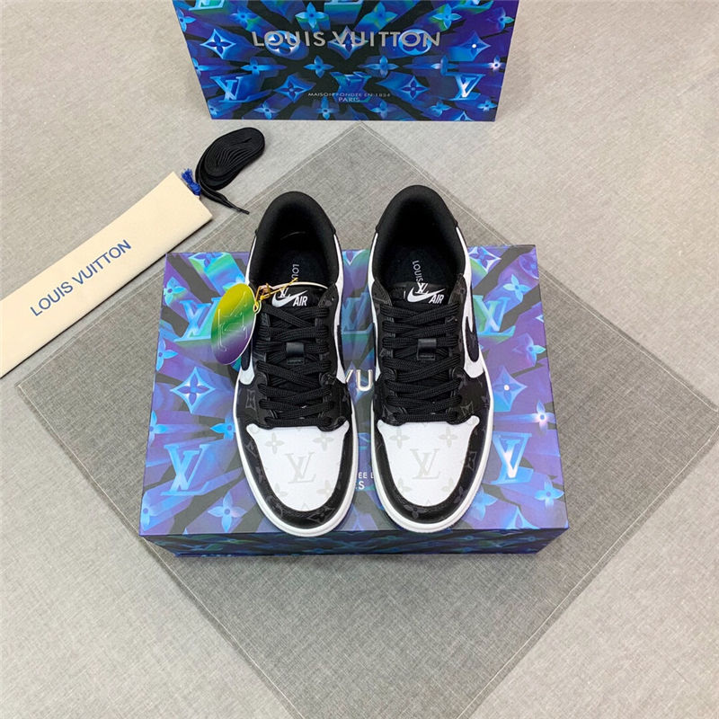 Louis Vuitton Men SNEAKER