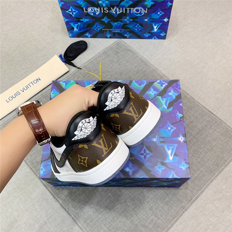 Louis Vuitton Men SNEAKER