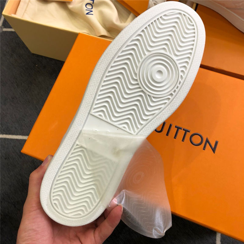 Louis Vuitton Men SNEAKER