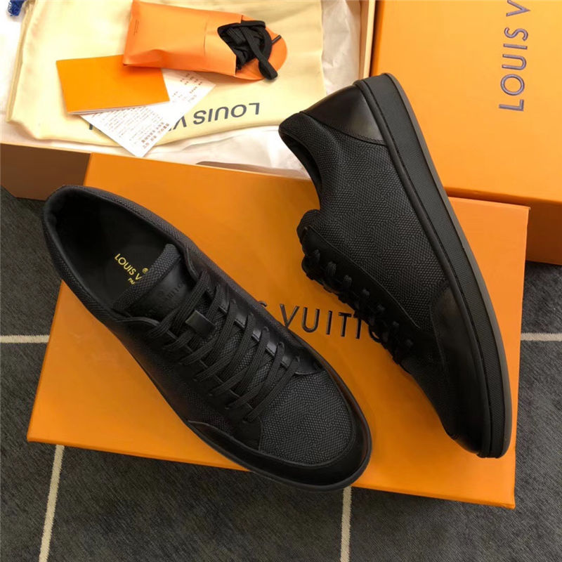 Louis Vuitton Men SNEAKER