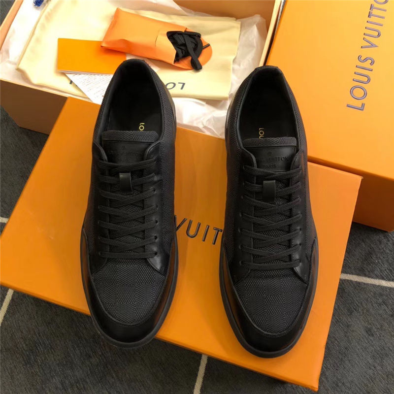 Louis Vuitton Men SNEAKER