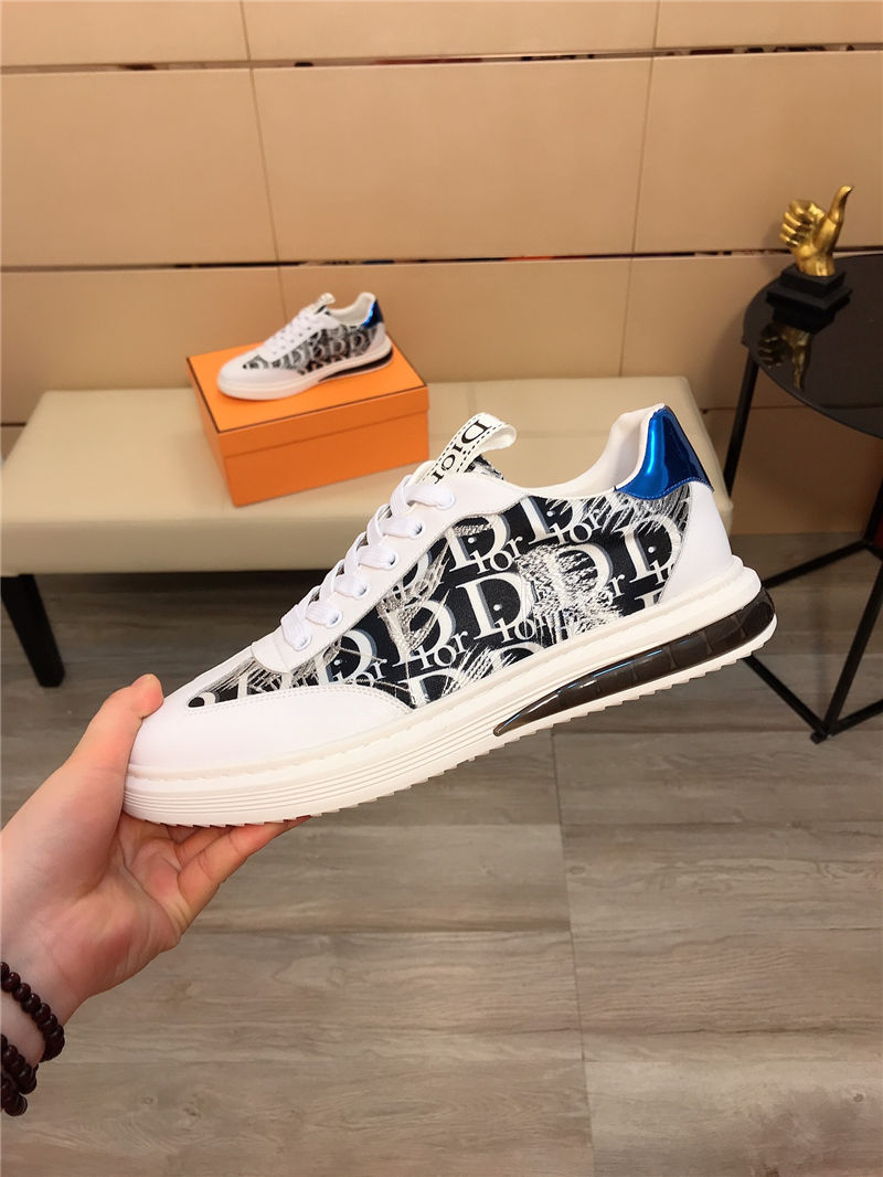 Louis Vuitton Men SNEAKER