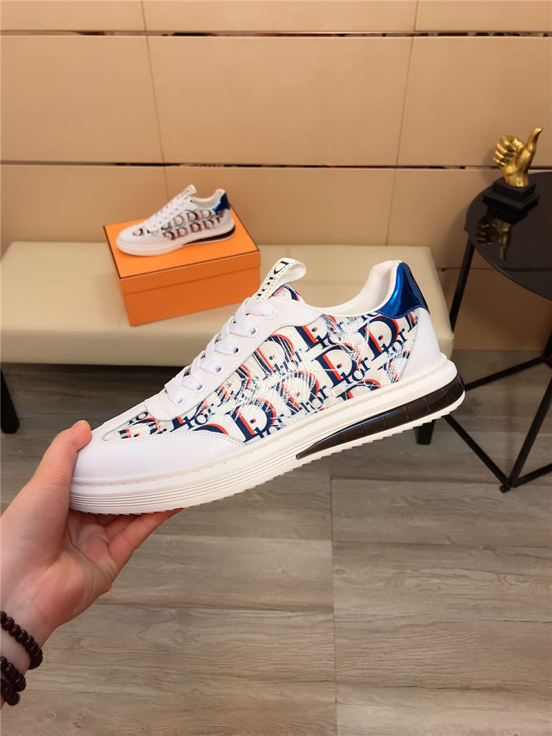 Louis Vuitton Men SNEAKER