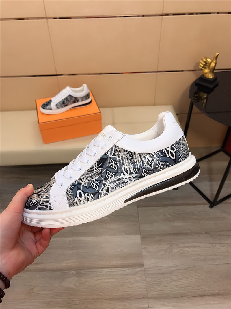 Louis Vuitton Men SNEAKER