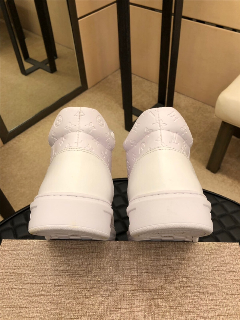 Louis Vuitton Men SNEAKER