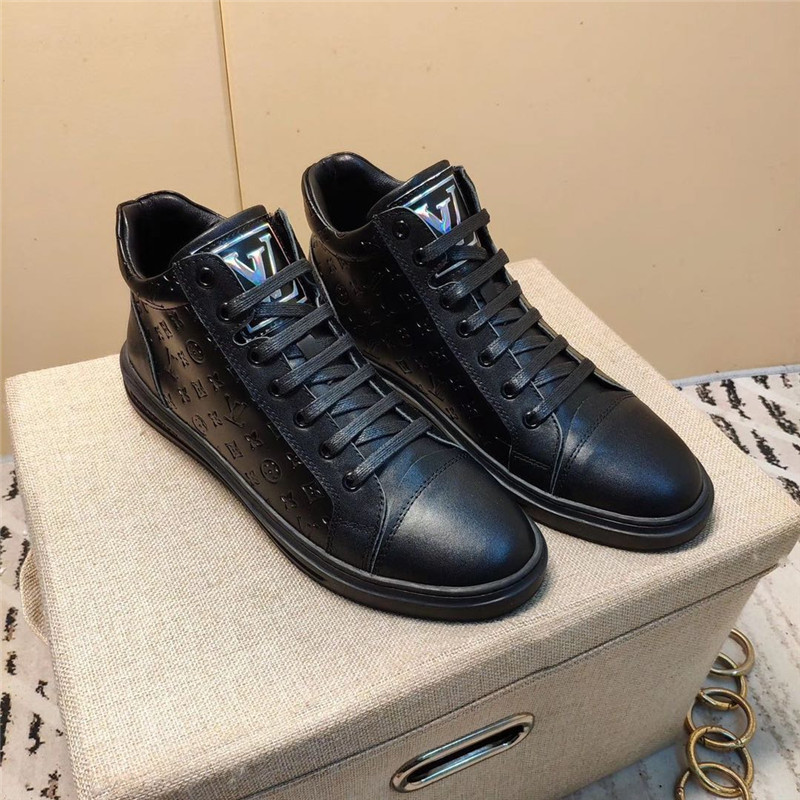 Louis Vuitton Men SNEAKER