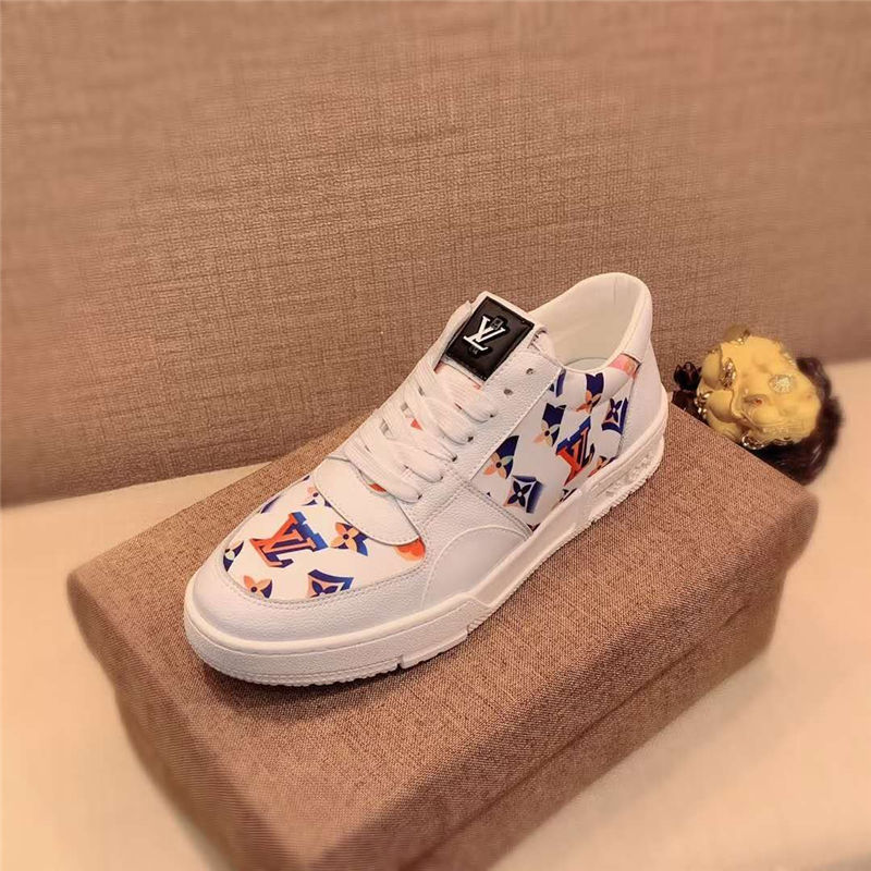 Louis Vuitton Men SNEAKER