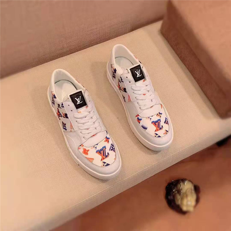 Louis Vuitton Men SNEAKER