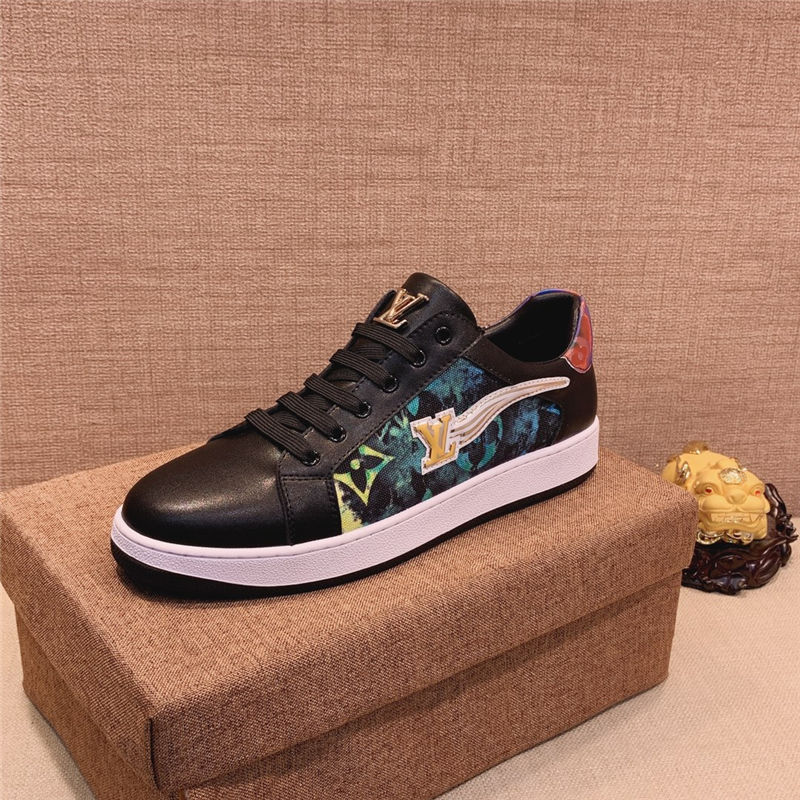 Louis Vuitton Men SNEAKER