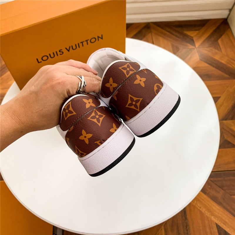 Louis Vuitton Men SNEAKER