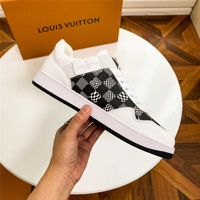 Louis Vuitton Men SNEAKER