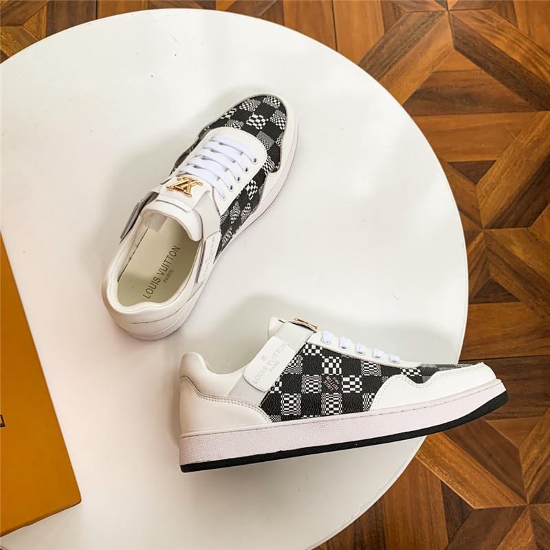 Louis Vuitton Men SNEAKER