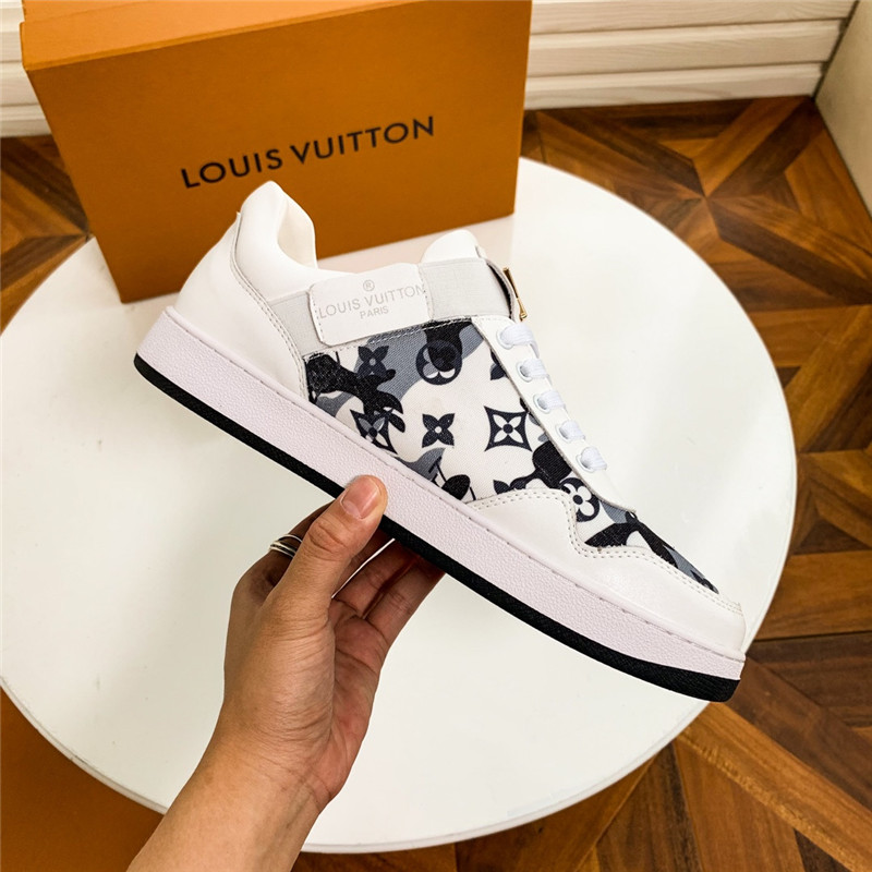 Louis Vuitton Men SNEAKER