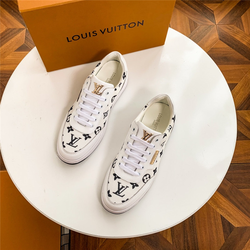 Louis Vuitton Men SNEAKER