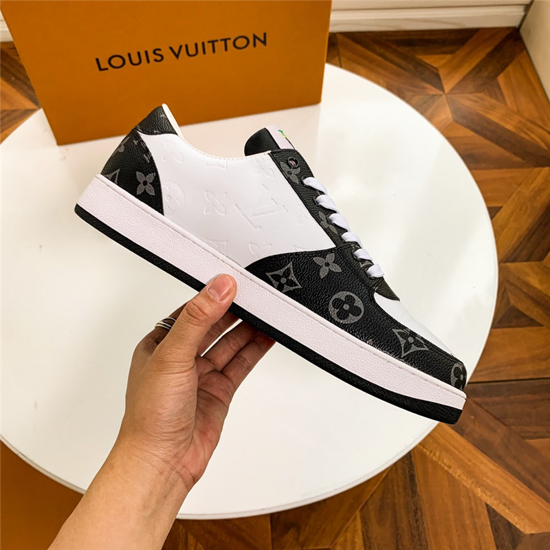 Louis Vuitton Men SNEAKER