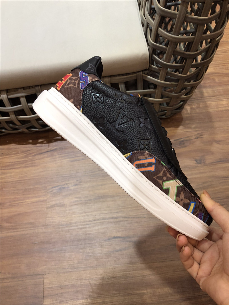 Louis Vuitton Men SNEAKER