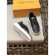 Louis Vuitton Men SNEAKER