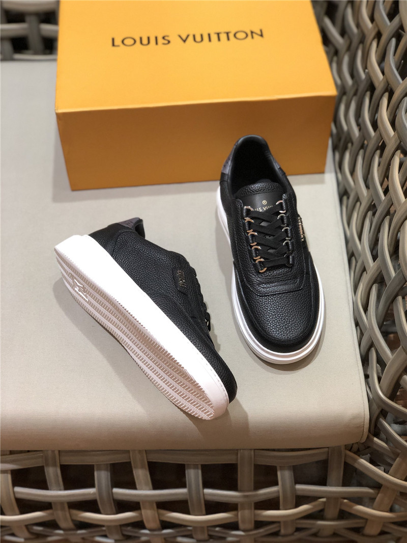 Louis Vuitton Men SNEAKER