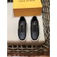 Louis Vuitton Men SNEAKER