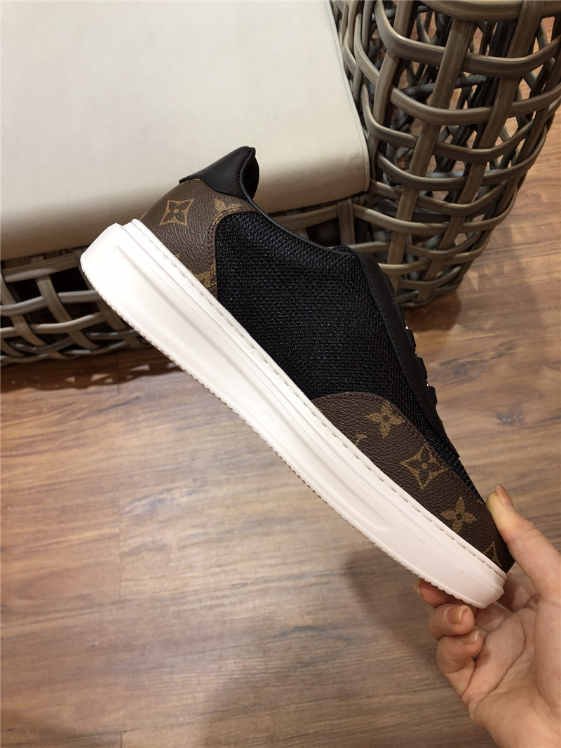 Louis Vuitton Men SNEAKER