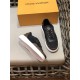 Louis Vuitton Men SNEAKER