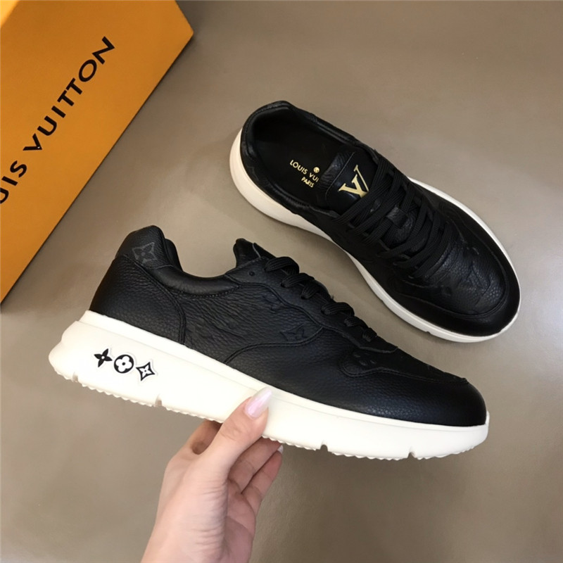 Louis Vuitton Men SNEAKER