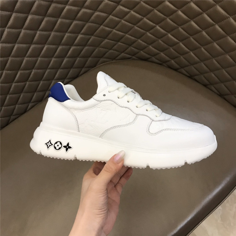 Louis Vuitton Men SNEAKER