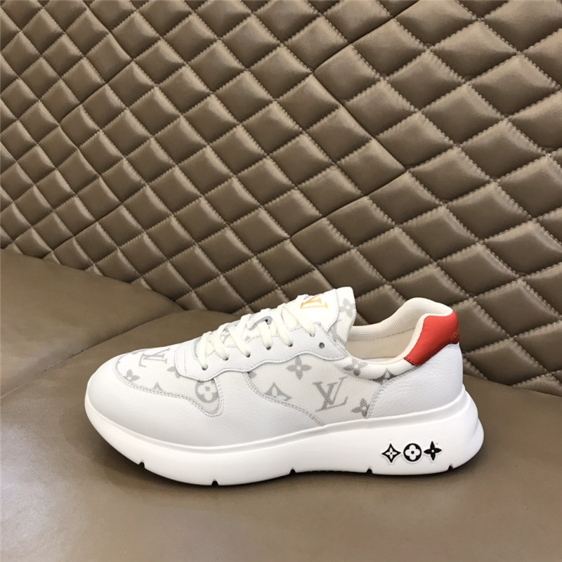 Louis Vuitton Men SNEAKER