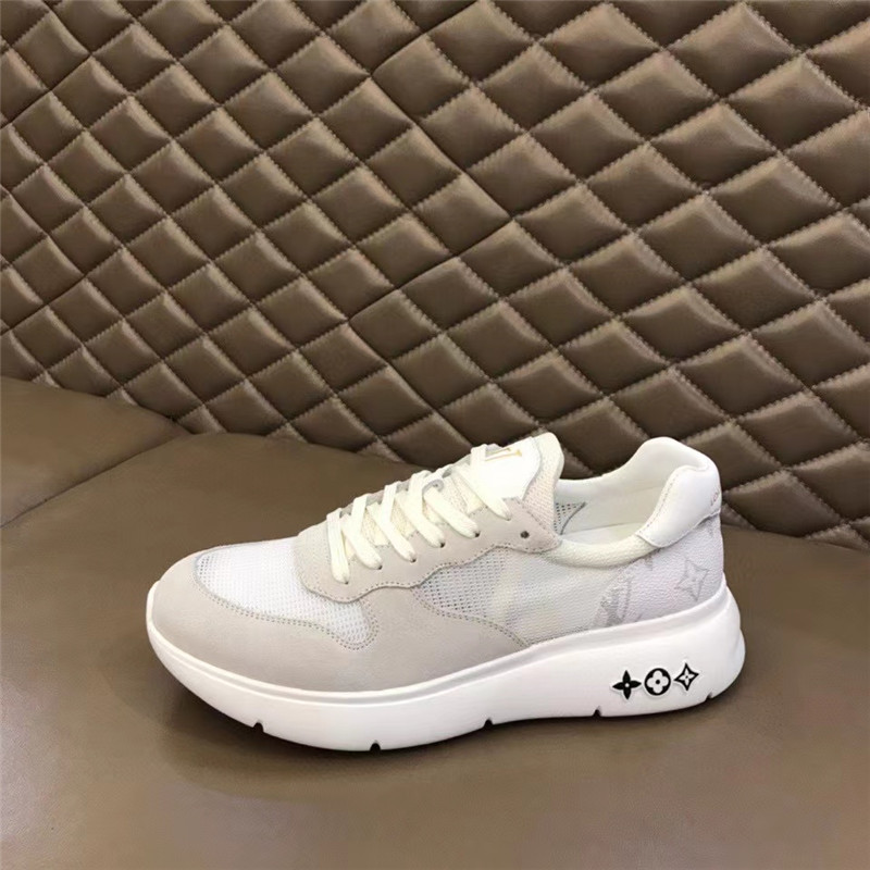 Louis Vuitton Men SNEAKER