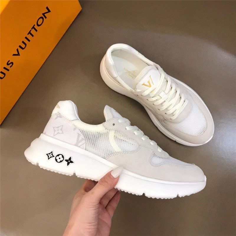 Louis Vuitton Men SNEAKER