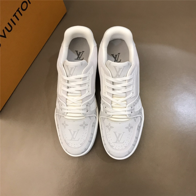 Louis Vuitton Men SNEAKER