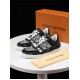 Louis Vuitton Men SNEAKER