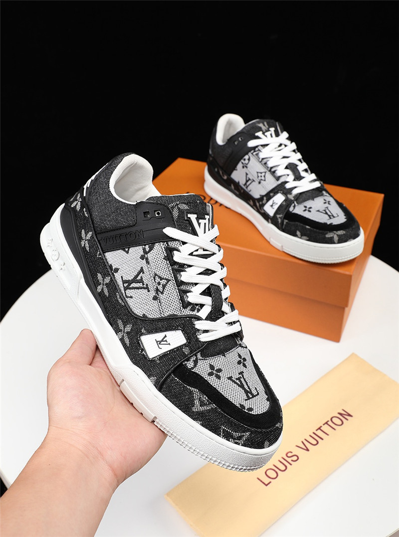 Louis Vuitton Men SNEAKER