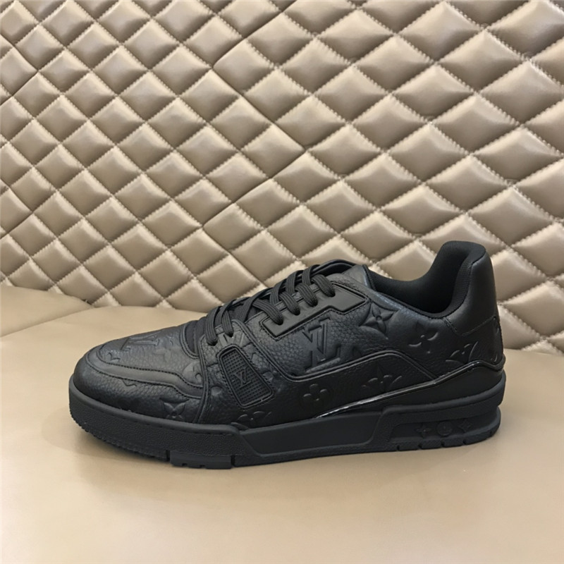 Louis Vuitton Men SNEAKER