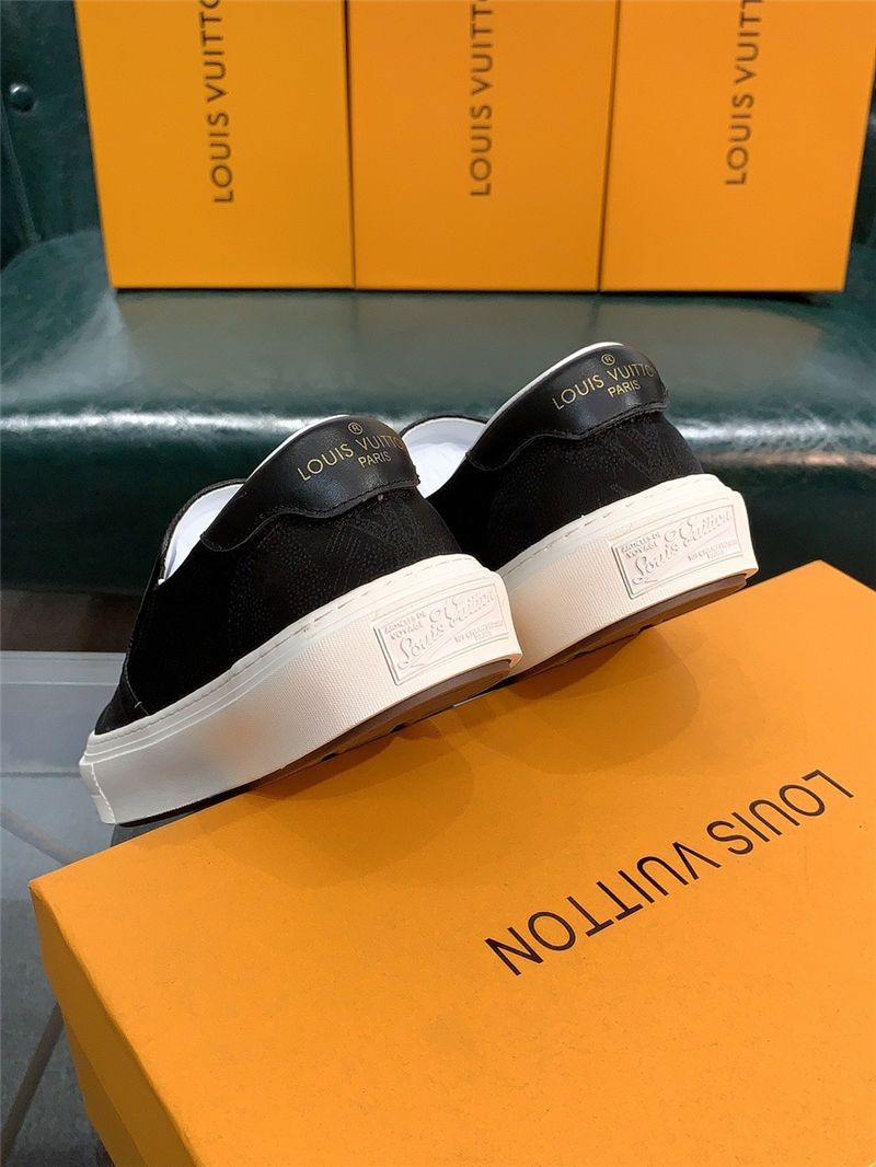 Louis Vuitton Men SNEAKER