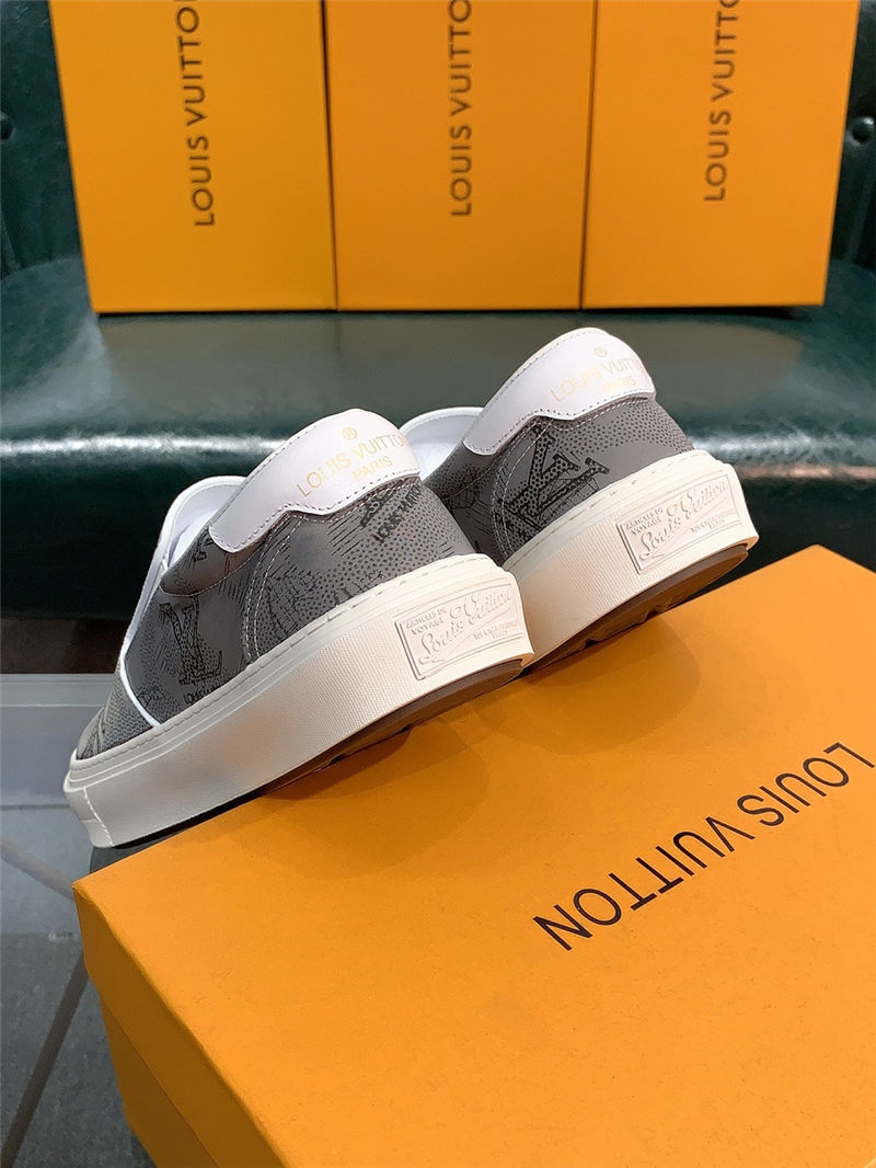 Louis Vuitton Men SNEAKER